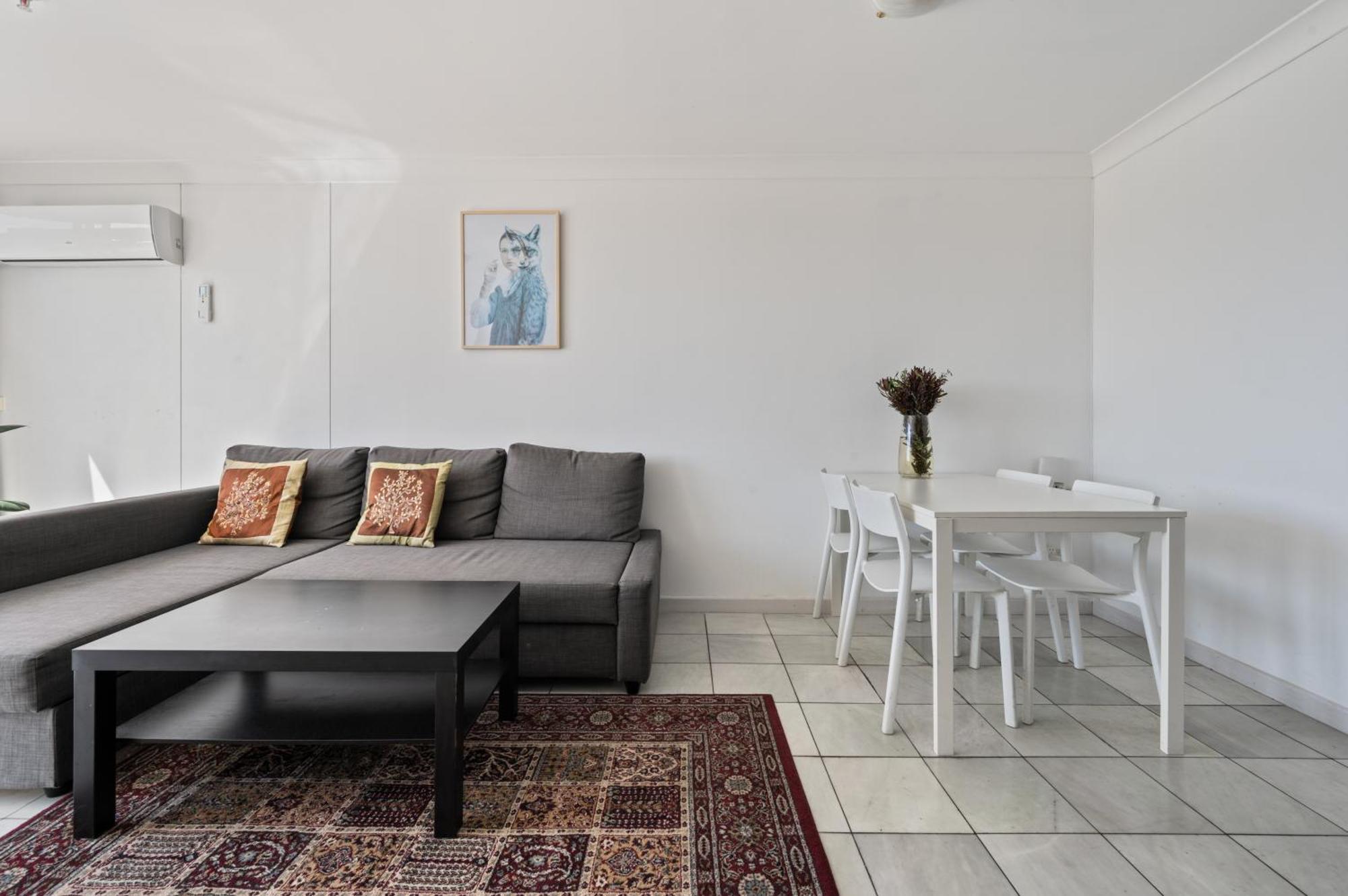 Dana-Private Room In A Shared Duplex Apartment -1 แคนเบอร์รา ภายนอก รูปภาพ