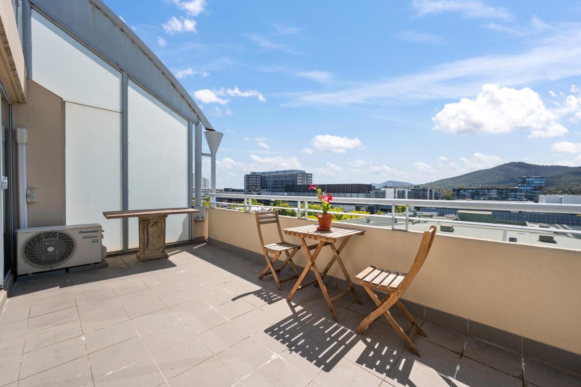 Dana-Private Room In A Shared Duplex Apartment -1 แคนเบอร์รา ภายนอก รูปภาพ